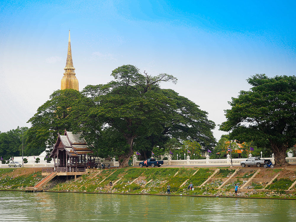 Loy Manee House Bed & Breakfast Ayutthaya Bagian luar foto